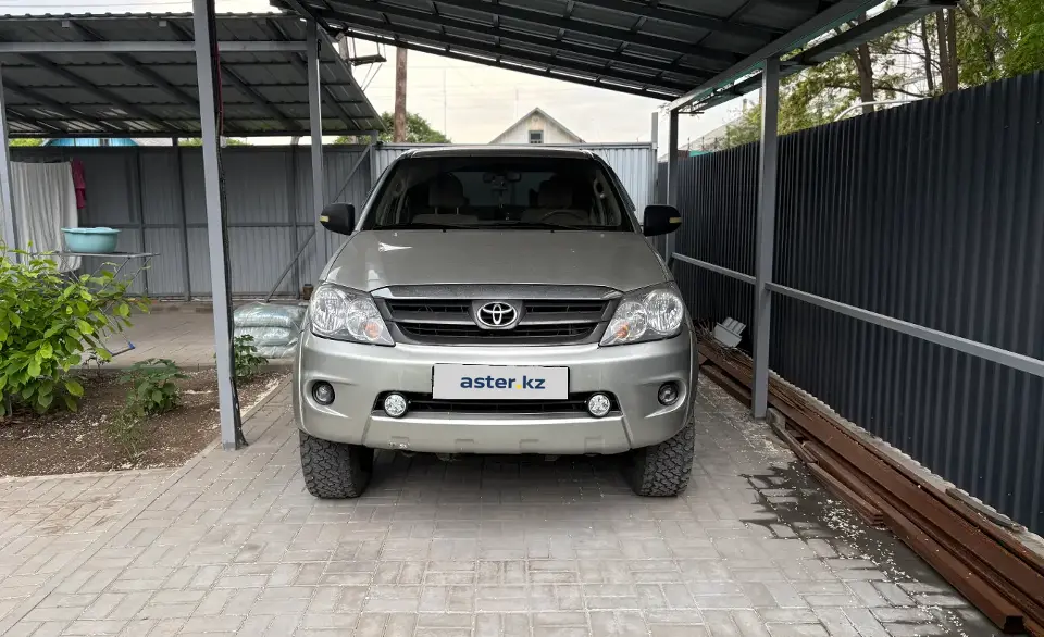 Toyota Fortuner 2005 года за 9 000 000 тг. в Алматы
