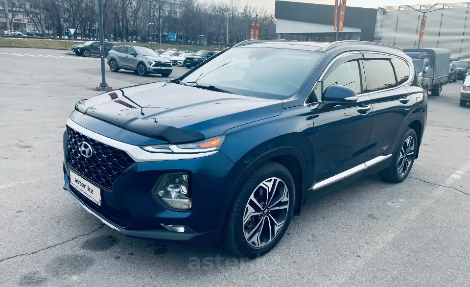 Hyundai Santa Fe 2019 года за 10 500 000 тг. в Алматы