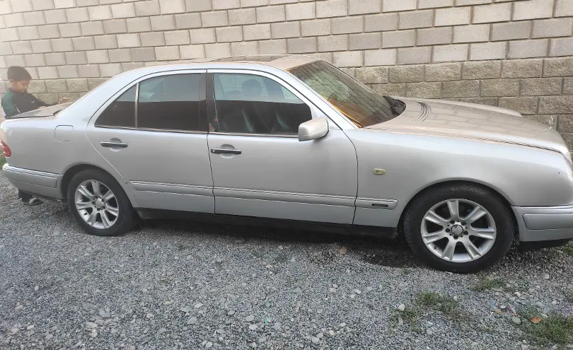 Mercedes-Benz E-Класс 1996 года за 2 000 000 тг. в Талдыкорган фото 2
