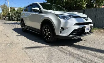 Toyota RAV4 2018 года за 10 300 000 тг. в Алматы фото 2