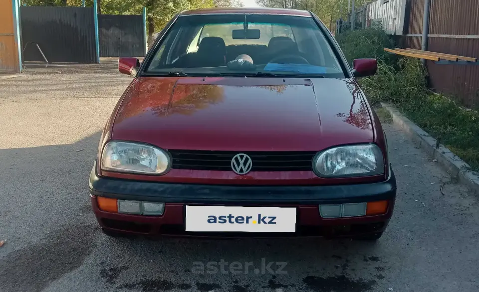 Volkswagen Golf 1994 года за 900 000 тг. в Алматы