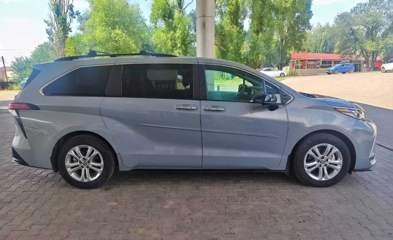 Toyota Sienna 2023 года за 25 555 555 тг. в Алматы фото 4