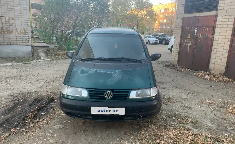 Volkswagen Sharan 1996 года за 1 800 000 тг. в Петропавловск фото 1