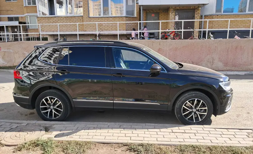 Volkswagen Tiguan 2021 года за 9 500 000 тг. в Семей фото 4