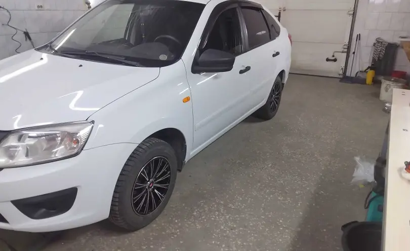 LADA (ВАЗ) Granta 2015 года за 3 100 000 тг. в Семей фото 2