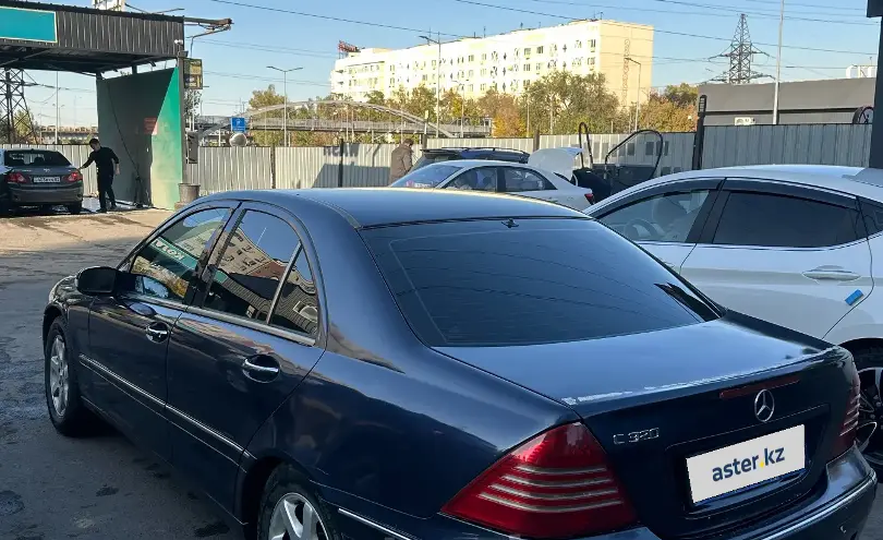 Mercedes-Benz C-Класс 2002 года за 2 650 000 тг. в Алматы фото 5