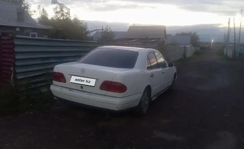 Mercedes-Benz E-Класс 1997 года за 1 400 000 тг. в Астана фото 3