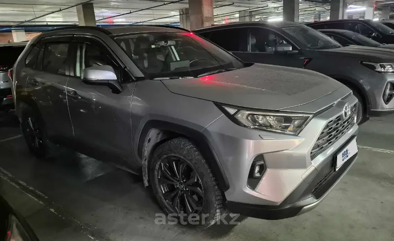 Toyota RAV4 2023 года за 17 600 000 тг. в Астана фото 2