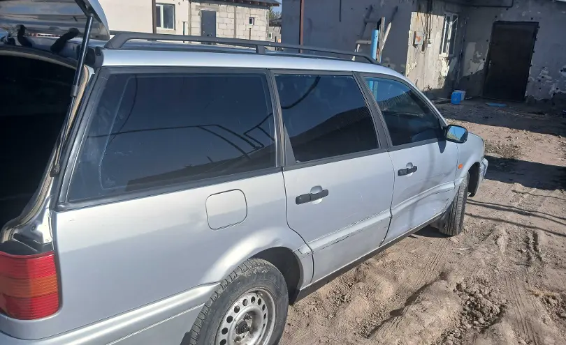 Volkswagen Passat 1995 года за 1 350 000 тг. в Алматы фото 2