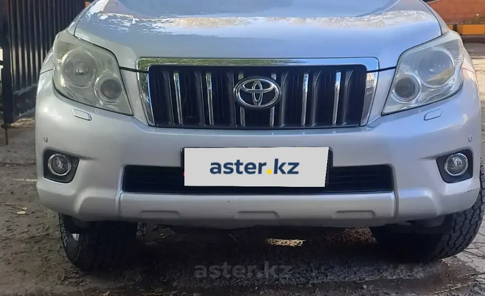 Toyota Land Cruiser Prado 2011 года за 13 500 000 тг. в Астана