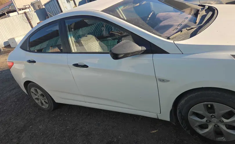 Hyundai Solaris 2013 года за 4 000 000 тг. в Актобе фото 2