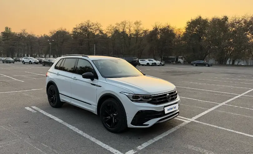 Volkswagen Tiguan 2021 года за 19 580 000 тг. в Алматы фото 3