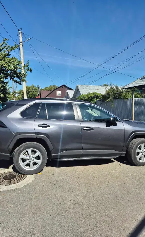Toyota RAV4 2019 года за 10 700 000 тг. в Алматы фото 2