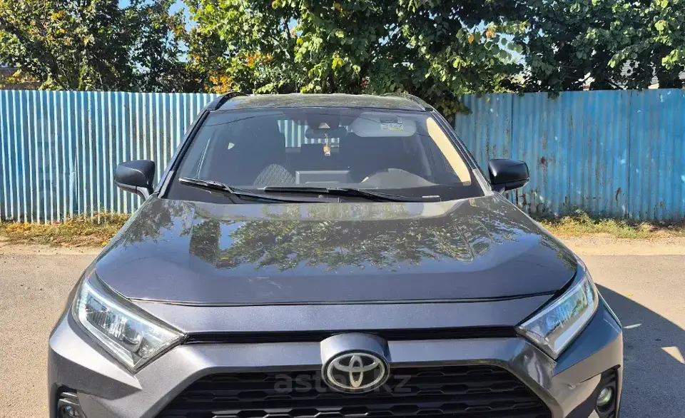 Toyota RAV4 2019 года за 10 700 000 тг. в Алматы фото 1