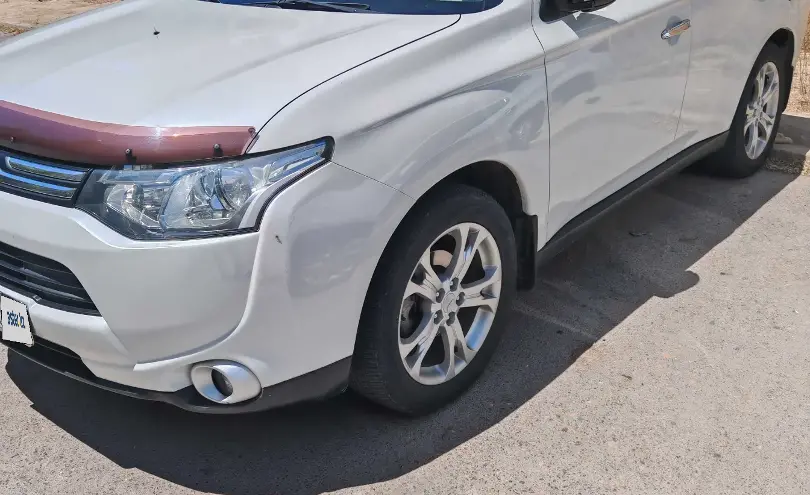 Mitsubishi Outlander 2013 года за 6 500 000 тг. в Актау фото 2