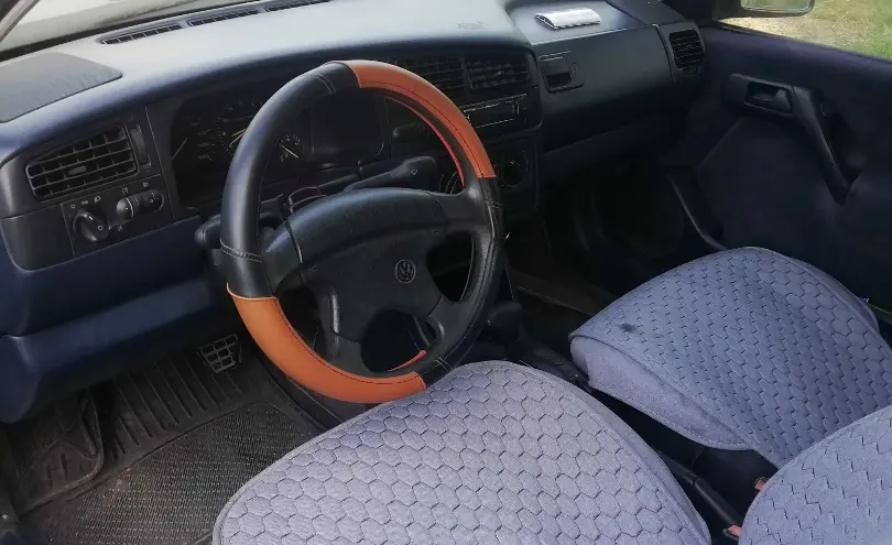 Volkswagen Golf 1992 года за 900 000 тг. в Алматы фото 5