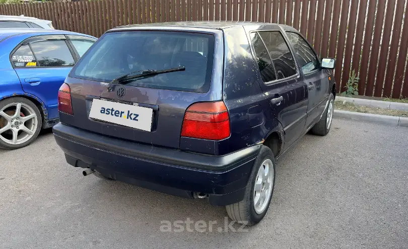 Volkswagen Golf 1993 года за 800 000 тг. в Караганда фото 3
