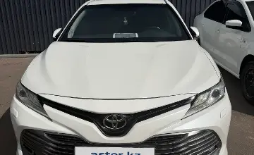 Toyota Camry 2018 года за 11 780 000 тг. в Алматы фото 2