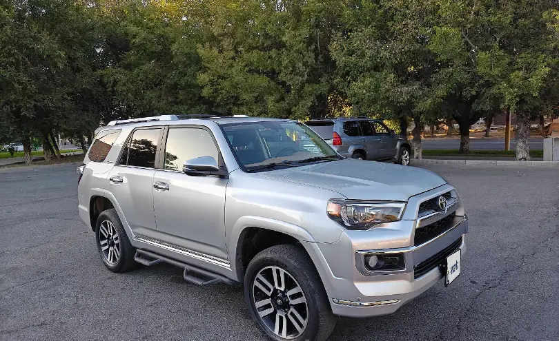 Toyota 4Runner 2016 года за 21 000 000 тг. в Тараз