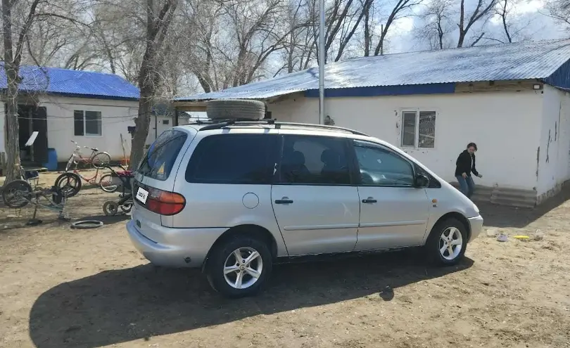 Volkswagen Sharan 1996 года за 1 500 000 тг. в Актюбинская область фото 2