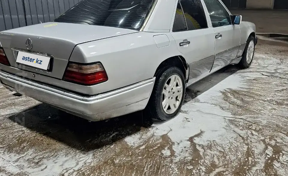 Mercedes-Benz E-Класс 1993 года за 1 250 000 тг. в Карагандинская область фото 4
