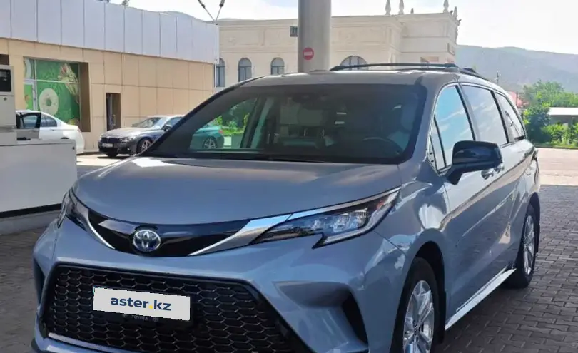 Toyota Sienna 2023 года за 25 555 555 тг. в Алматы фото 1