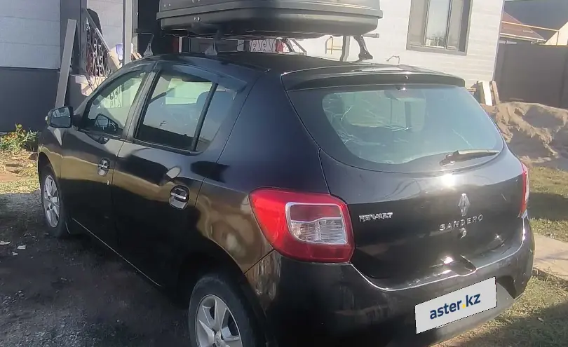 Renault Sandero 2015 года за 3 200 000 тг. в Алматы фото 3