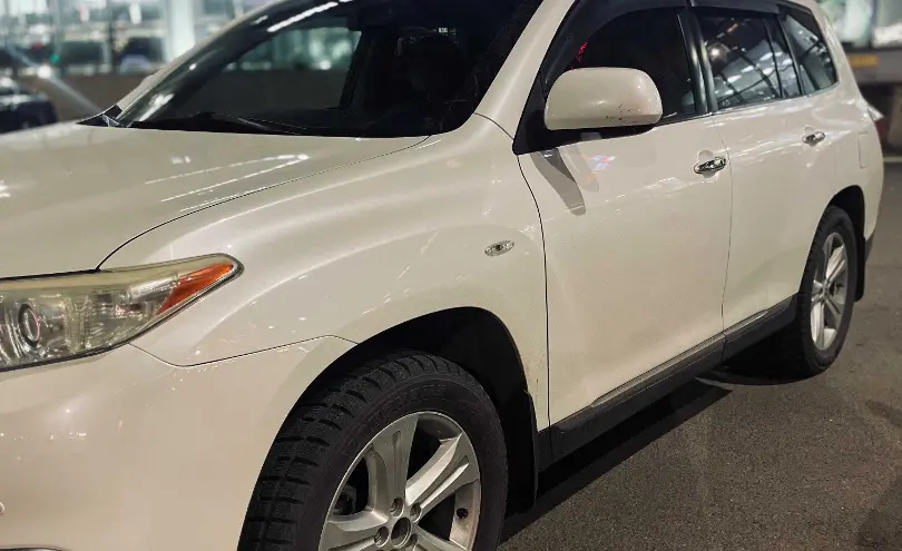 Toyota Highlander 2011 года за 12 500 000 тг. в Семей фото 3