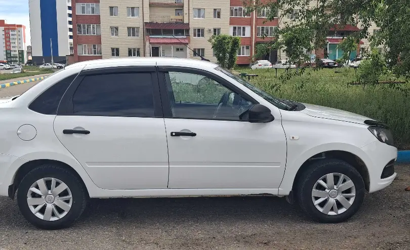 LADA (ВАЗ) Granta 2019 года за 3 220 000 тг. в Усть-Каменогорск фото 2