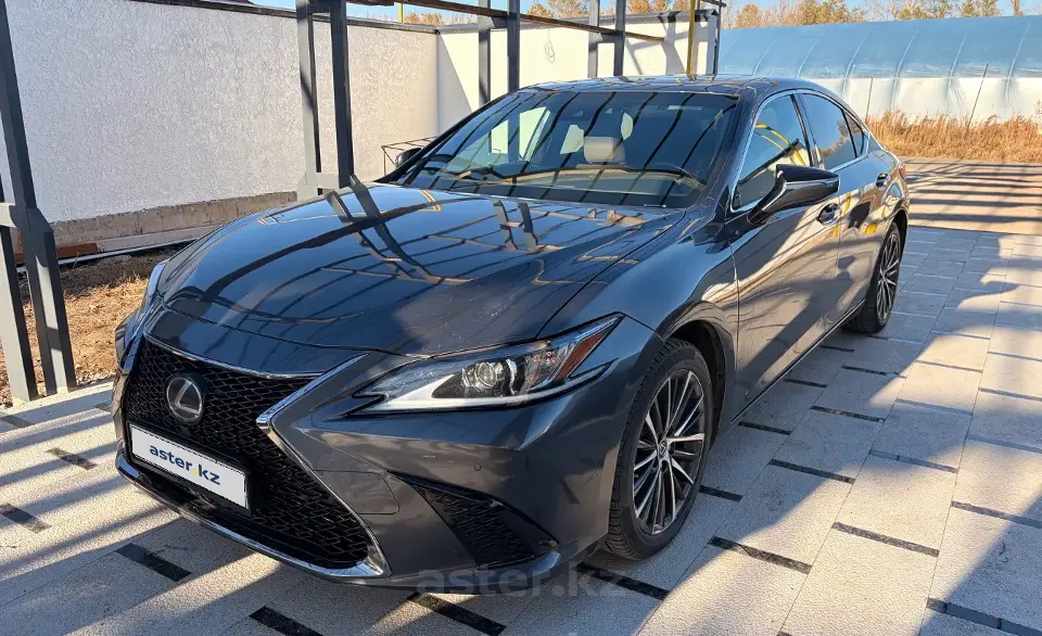 Lexus ES 2022 года за 19 000 000 тг. в Астана