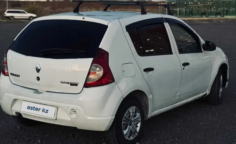 Renault Sandero 2013 года за 1 900 000 тг. в Астана фото 4