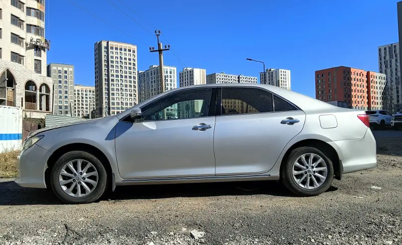 Toyota Camry 2014 года за 6 000 000 тг. в Астана фото 3