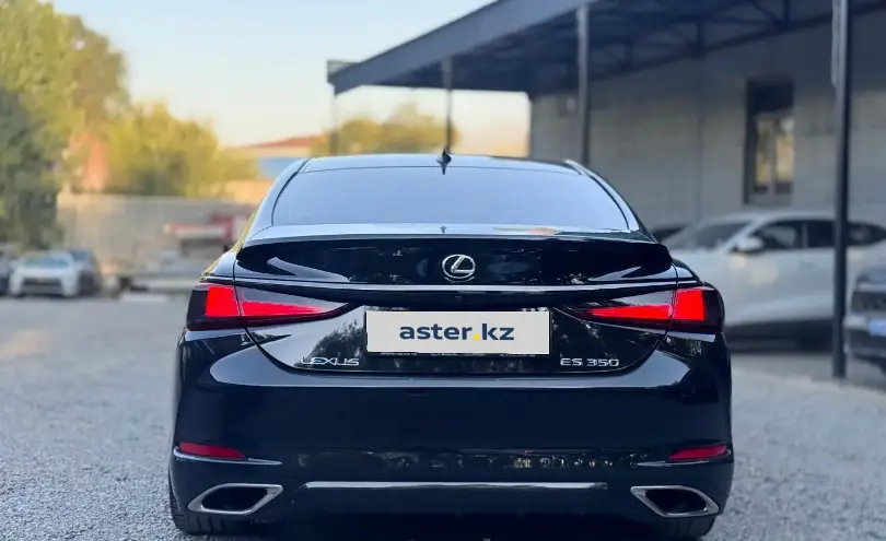 Lexus ES 2018 года за 20 100 000 тг. в Алматы фото 4