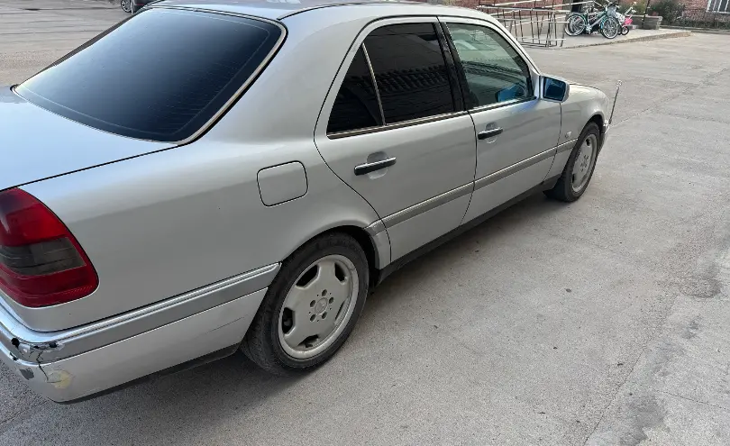 Mercedes-Benz C-Класс 1995 года за 2 500 000 тг. в Астана фото 2