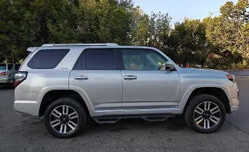 Toyota 4Runner 2016 года за 21 000 000 тг. в Тараз