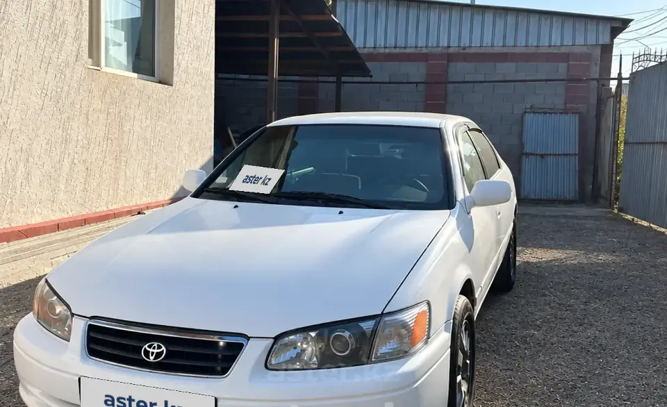 Toyota Camry 2000 года за 2 700 000 тг. в Алматы фото 1