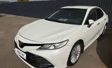 Toyota Camry 2018 года за 11 780 000 тг. в Алматы фото 1