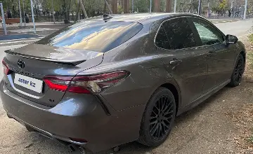Toyota Camry 2021 года за 13 500 000 тг. в Семей фото 4