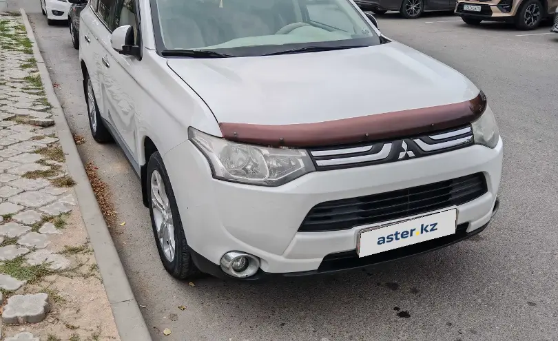 Mitsubishi Outlander 2013 года за 6 500 000 тг. в Актау фото 3
