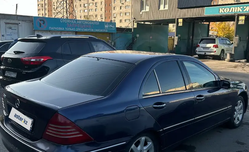 Mercedes-Benz C-Класс 2002 года за 2 650 000 тг. в Алматы фото 3