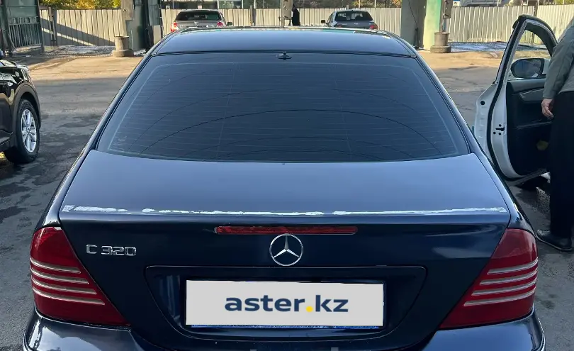 Mercedes-Benz C-Класс 2002 года за 2 650 000 тг. в Алматы фото 4