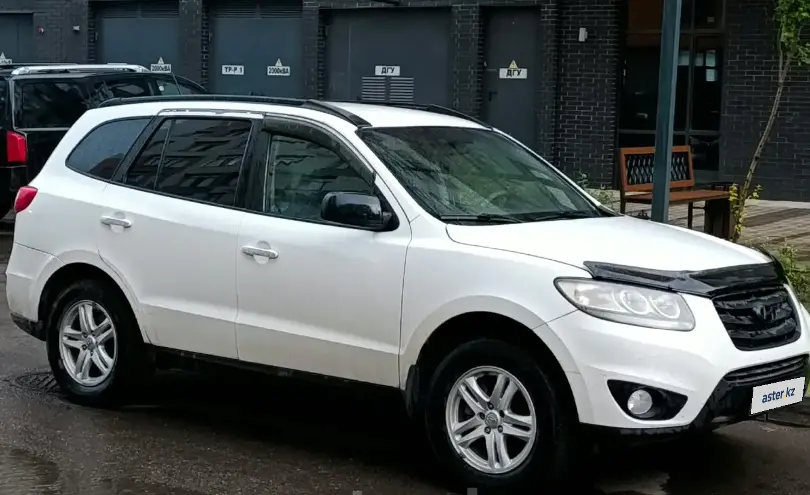 Hyundai Santa Fe 2010 года за 6 000 000 тг. в Астана фото 2