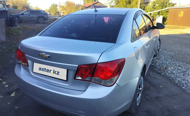 Chevrolet Cruze 2014 года за 3 700 000 тг. в Семей фото 3