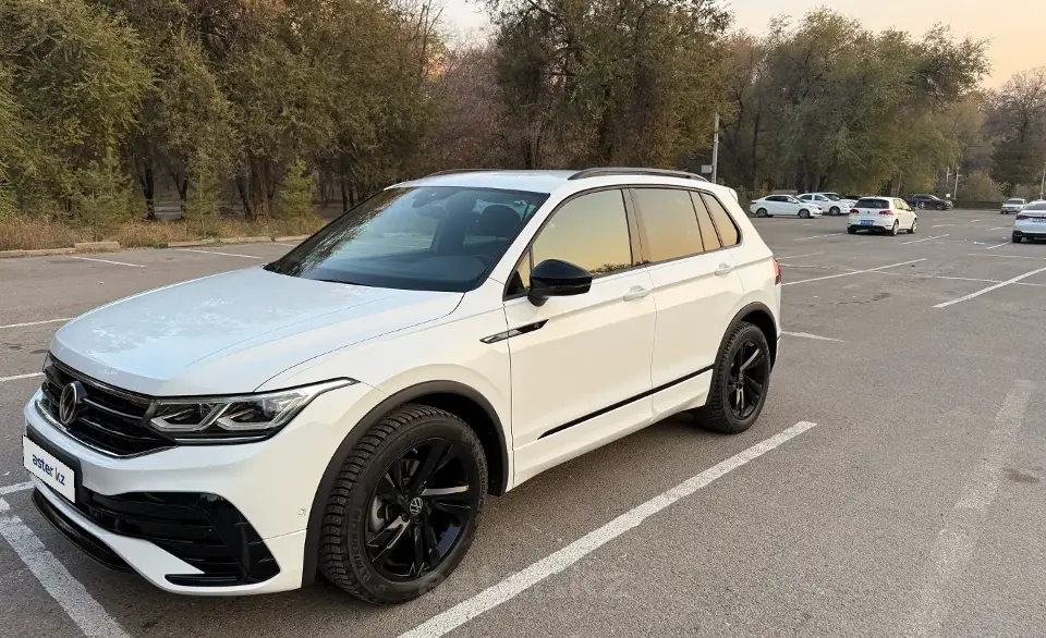 Volkswagen Tiguan 2021 года за 19 580 000 тг. в Алматы