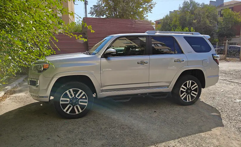 Toyota 4Runner 2016 года за 21 000 000 тг. в Тараз фото 1
