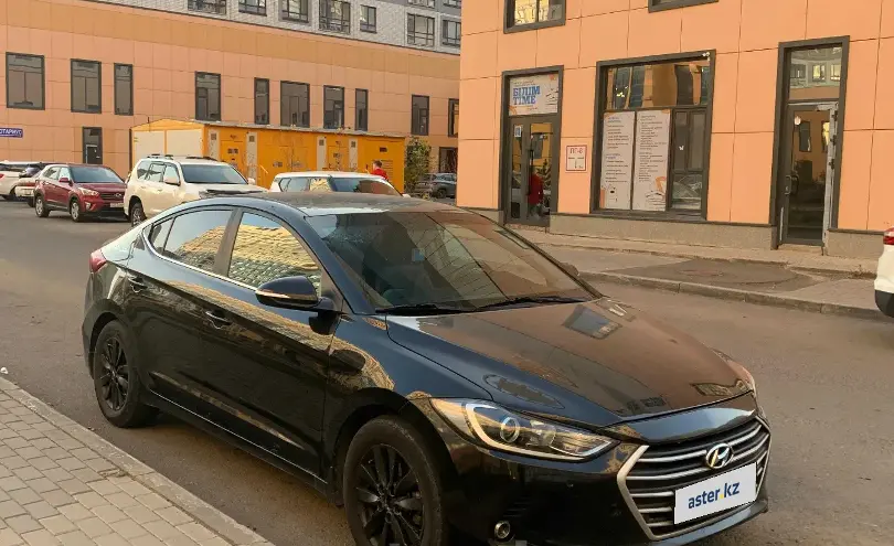 Hyundai Elantra 2018 года за 6 800 000 тг. в Астана фото 4
