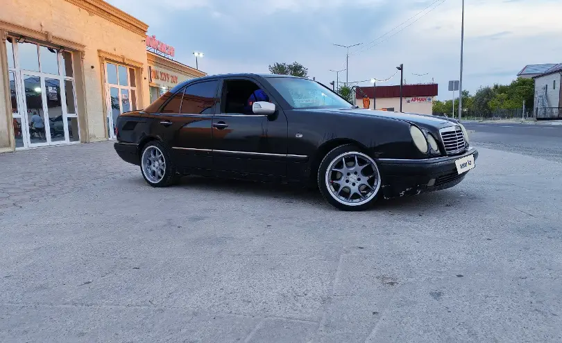 Mercedes-Benz E-Класс 1997 года за 2 000 000 тг. в Актау фото 2