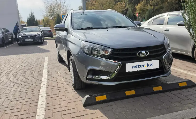 LADA (ВАЗ) Vesta 2018 года за 4 200 000 тг. в Алматы фото 2