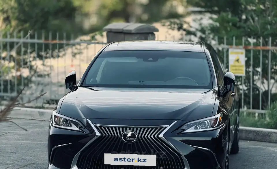 Lexus ES 2020 года за 21 000 000 тг. в Атырауская область