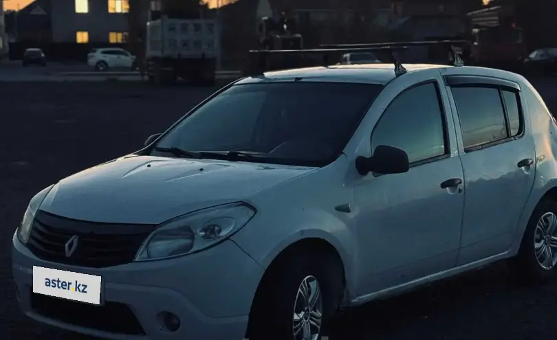 Renault Sandero 2013 года за 1 900 000 тг. в Астана фото 2